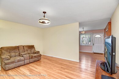 08-Living Room