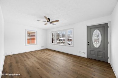 8912 Michael Edward Dr, Louisville, KY 40291 - photo 4