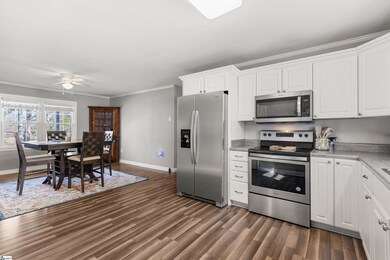 102 Charlton Cir, Easley, SC 29642 - photo 6