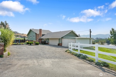 2716 8th St NE, East Wenatchee, WA 98802 - photo 4