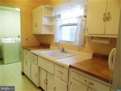 1 Foxwood Rd, Wilmington, DE 19804 - photo 2