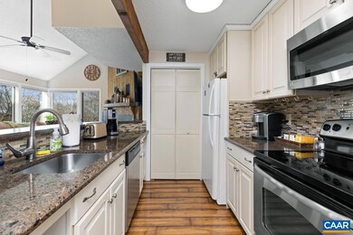 2112 Fairway Woods, Roseland, VA 22967 - photo 7