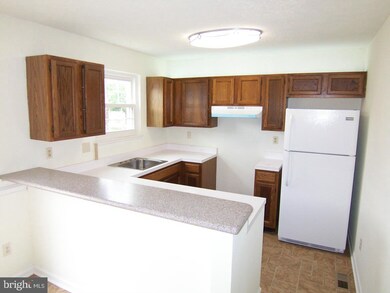 811 Olive Branch Ct, Edgewood, MD 21040 - photo 6