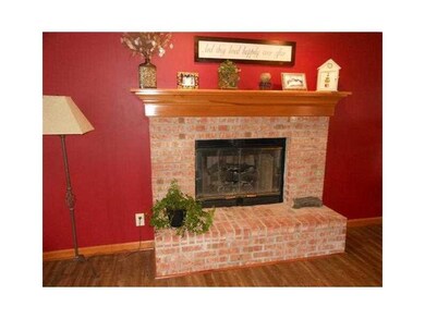 697 West St, Whiteland, IN 46184 - photo 5