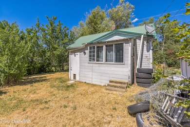 511 E Idaho Ave, Osburn, ID 83849 - photo 6