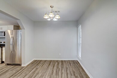 16911 Ravine Cir, Friendswood, TX 77546 - photo 4