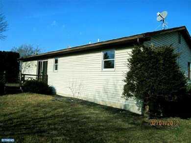 302 Mill Rd, Womelsdorf, PA 19567 - photo 2