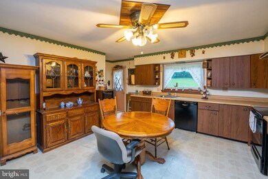 4836 Buckeye Rd, Emmaus, PA 18049 - photo 6