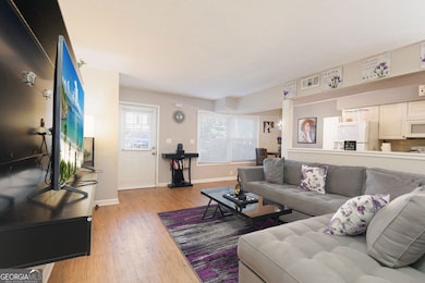 1348 Surrey Ln SW unit 1348, Marietta, GA 30008 - photo 4