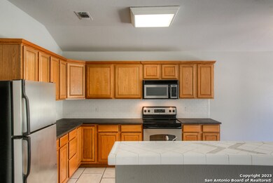 1110 N Bishop St, San Marcos, TX 78666 - photo 3