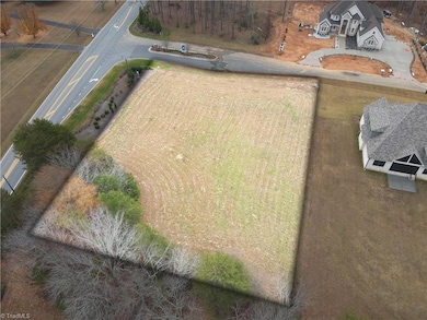 1000 Old Hickory Ct, Greensboro, NC 27455 - photo 2