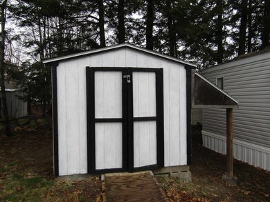 32 White Rock Cir unit 27, Tilton, NH 03276 - photo 5