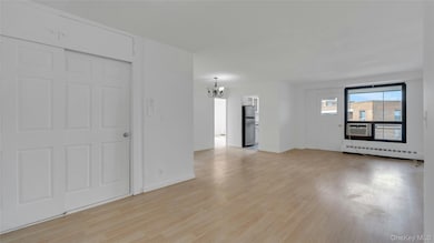 Park City Estates unit 17D, Rego Park, NY 11374 - photo 2
