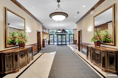 Horizon House unit 2909, Fort Lee, NJ 07024 - photo 2