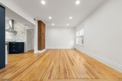 39 Walnut St unit 2, Montclair, NJ 07042 - photo 4