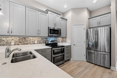 3167 Moorings Dr S, Saint Petersburg, FL 33712 - photo 3