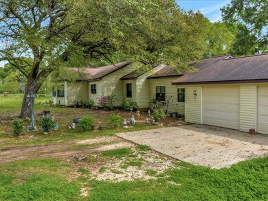 1417 W Seale St, Nacogdoches, TX 75964 - photo 3