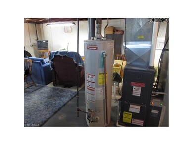 furnace updated hwt and ac! Glass block and tons m