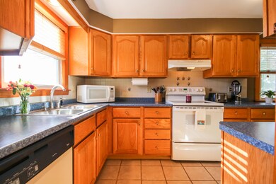 542 Cumberland St, Westbrook, ME 04092 - photo 5