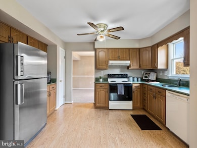 6211 Monroe Ave, Sykesville, MD 21784 - photo 3