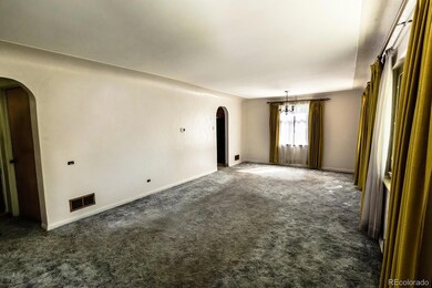 Living/Dining Area