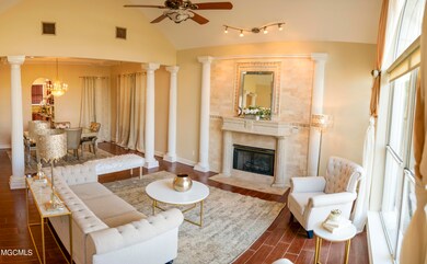 Living Area/Dining Area