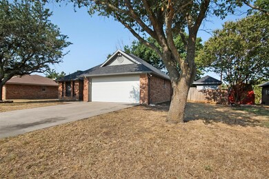 1202 Oak Tree Ln, Weatherford, TX 76086 - photo 2