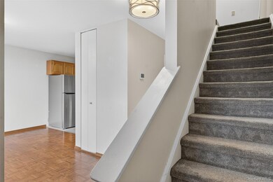 8 Knightsbridge unit A, Poughkeepsie, NY 12603 - photo 4