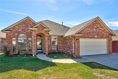 1804 NE 11th St, Moore, OK 73160 - photo 2