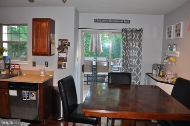 9825 Sherwood Farm Rd, Owings Mills, MD 21117 - photo 4