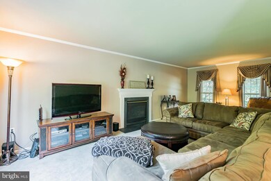 3207 Dominy Ct, Oakton, VA 22124 - photo 6