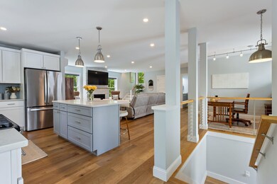 284 Bradley St #8