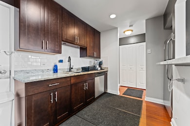 4623 N Chester Ave unit 410W, Chicago, IL 60656 - photo 7