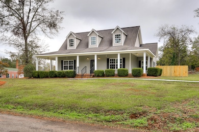 225 Thurmond St, Edgefield, SC 29824 - photo 5