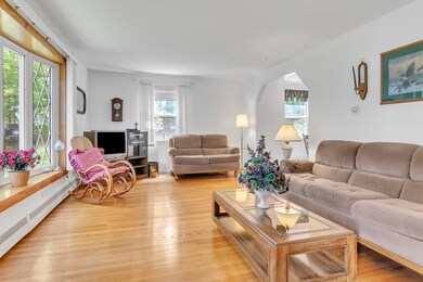 577 Lyon St, Ludlow, MA 01056 - photo 4
