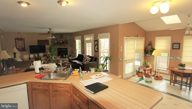 6422 Sugar Maple Ct, Fredericksburg, VA 22407 - photo 4