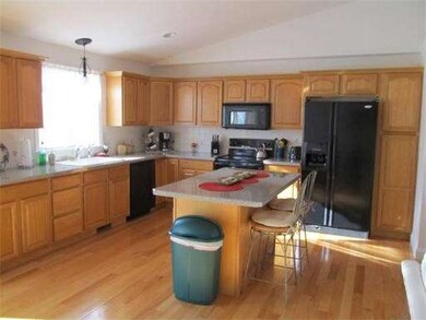 53 New Braintree Rd, North Brookfield, MA 01535 - photo 3