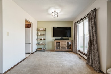 3416 Sue Ln NW, Cedar Rapids, IA 52405 - photo 5