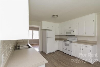 604 Brandon St, Statesville, NC 28677 - photo 6