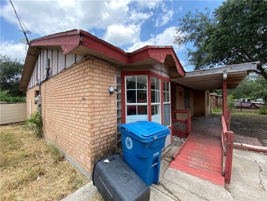 904 W Walton St, Beeville, TX 78102 - photo 5