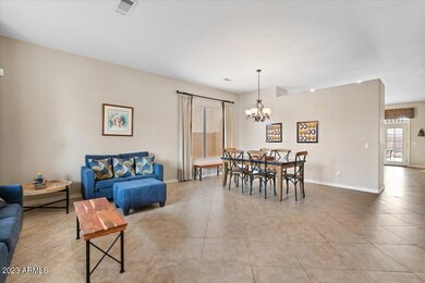 08-Formal Living & Dining