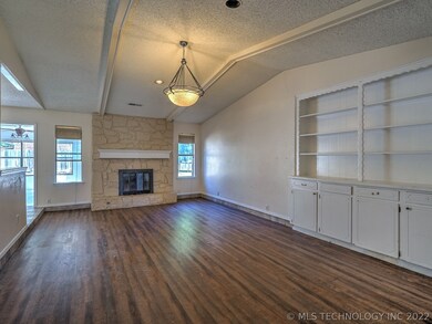 1800 W Fulton St, Broken Arrow, OK 74012 - photo 4