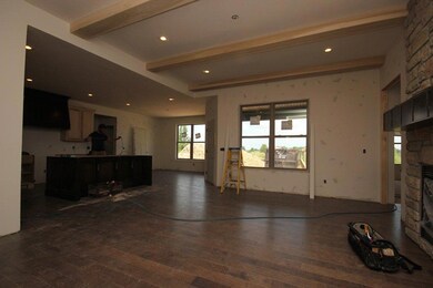 4 Open Floor Plan
