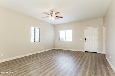 003-photo-living-room-14568041