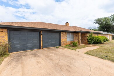 3048 Heritage Cir, Abilene, TX 79606 - photo 2