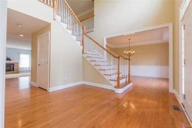 Sweeping wood tread, double sided stair way