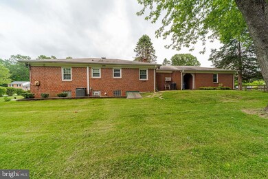 6512 Carroll Highlands Rd, Sykesville, MD 21784 - photo 3