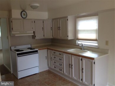 118 S Cedar Ave unit B, Maple Shade, NJ 08052 - photo 2