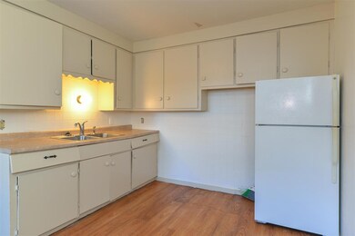 181 S & 19 Chase St, Claremont, NH 03743 - photo 7