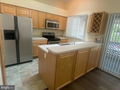 12896 Grays Pointe Rd unit 12896C, Fairfax, VA 22033 - photo 3